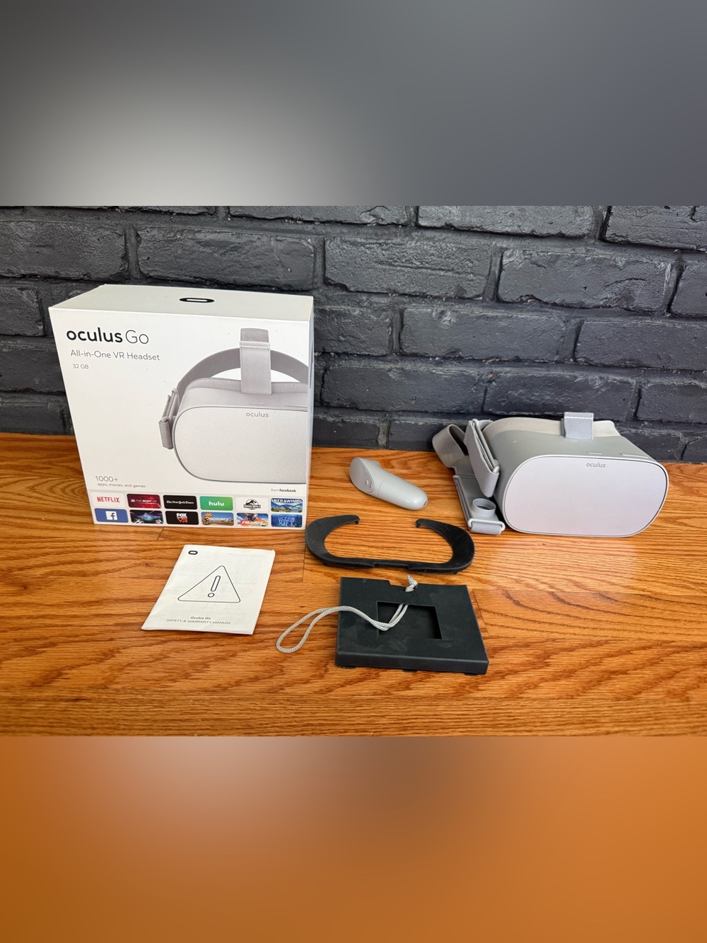 Oculus Go 32MB Standalone VR Headset with Controller
